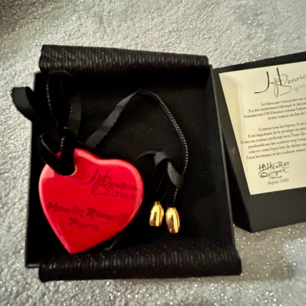 Heart Pendant Necklace by Brand